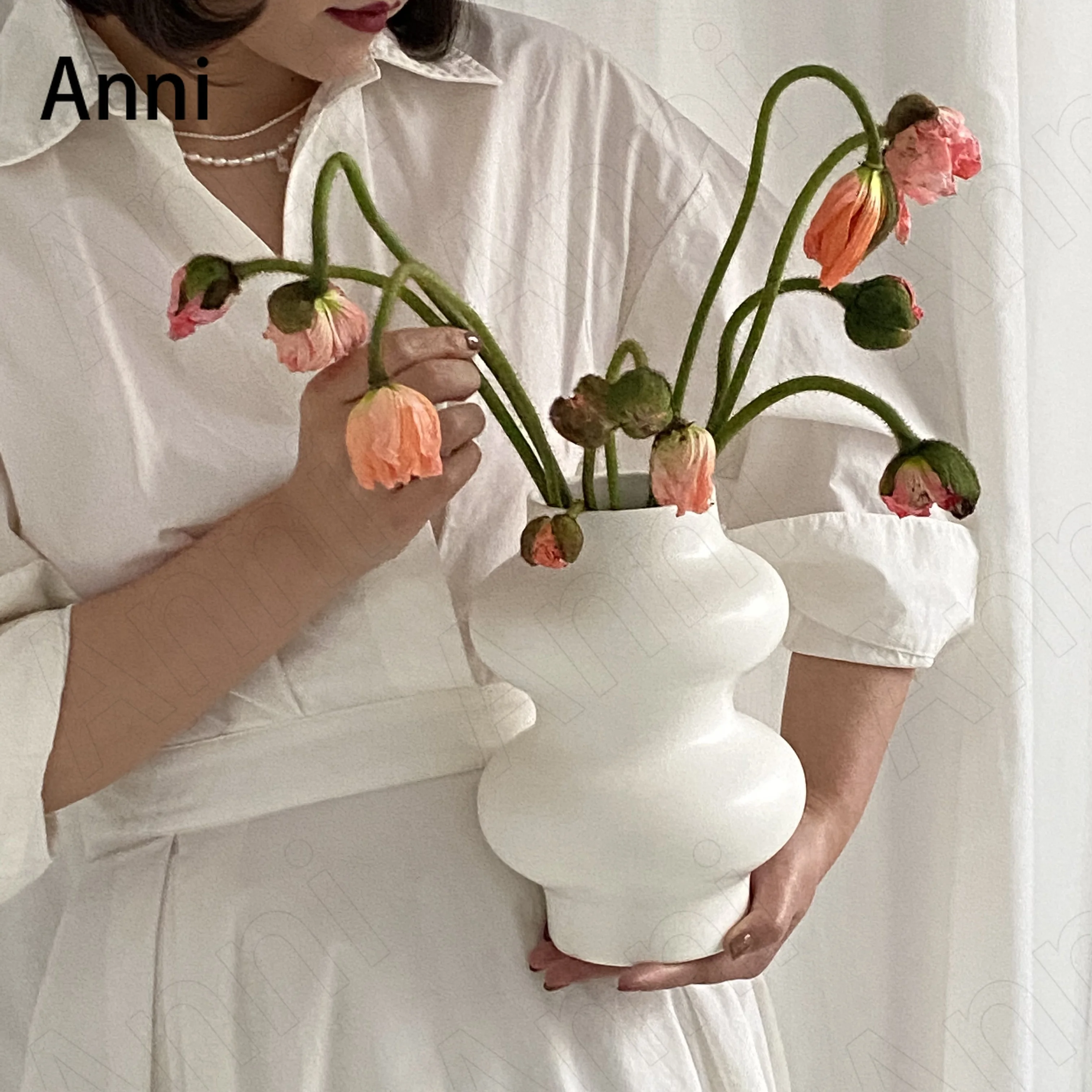 

Creative White Fat Circle Vase Nordic Simple Matt Ceramic Cute Flower Vases Coffee Table Desktop Plant Pots Decorative Ornaments