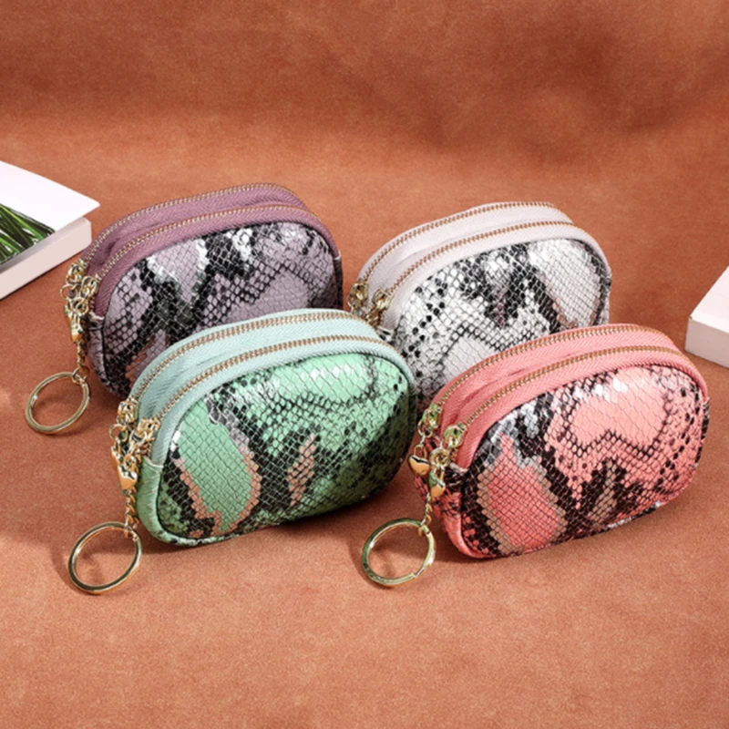 

Женский кошелек из коровьей кожи с текстурой змеиной кожи