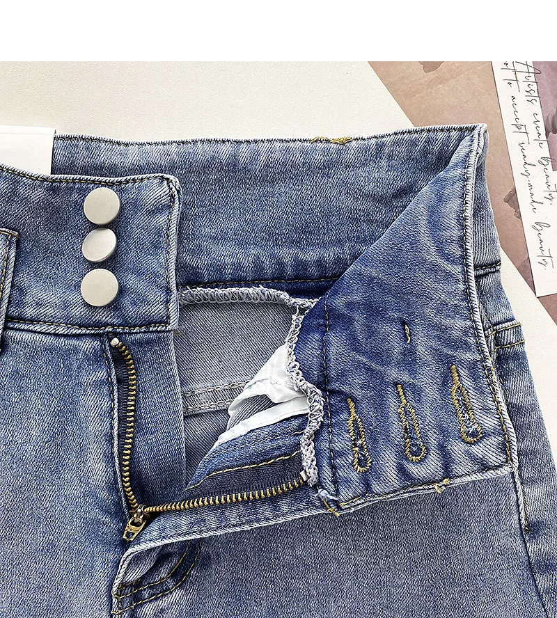 

Summer new style Korean fashion three-button A-line wide-leg rolled high-waisted jeans shorts women