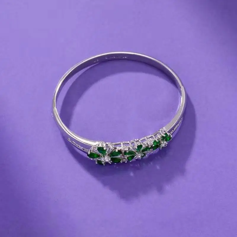 

High Quality Vintage Bracelet High-End Flower Shape Shiny Crystal White Gold Bracelet Ladies Fashion Jewelry Gift Free Shipping