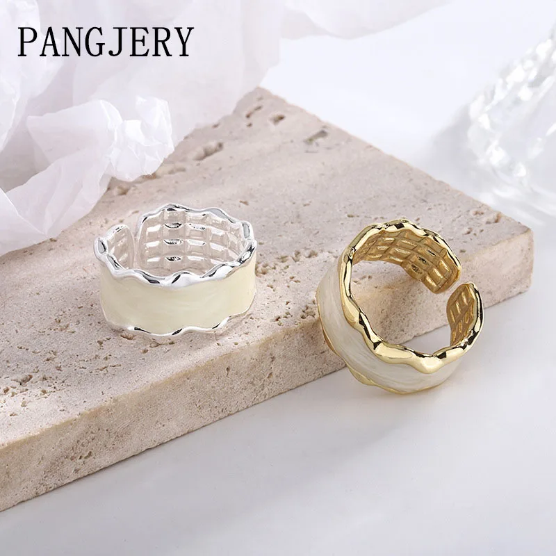 

Женское кольцо с волнистым узором, из серебра 925 пробы