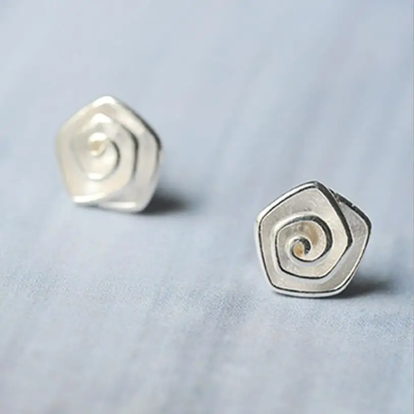

Fine Silver Color Elegant Flower Stud Earrings for Woman Bijoux Mujer All-matched Sweet Accessories Charm Gifts SE158