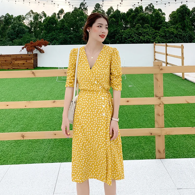 Summer ladies new French retro lantern sleeve high waist tea break skirt yellow sweet romantic fairy button dress