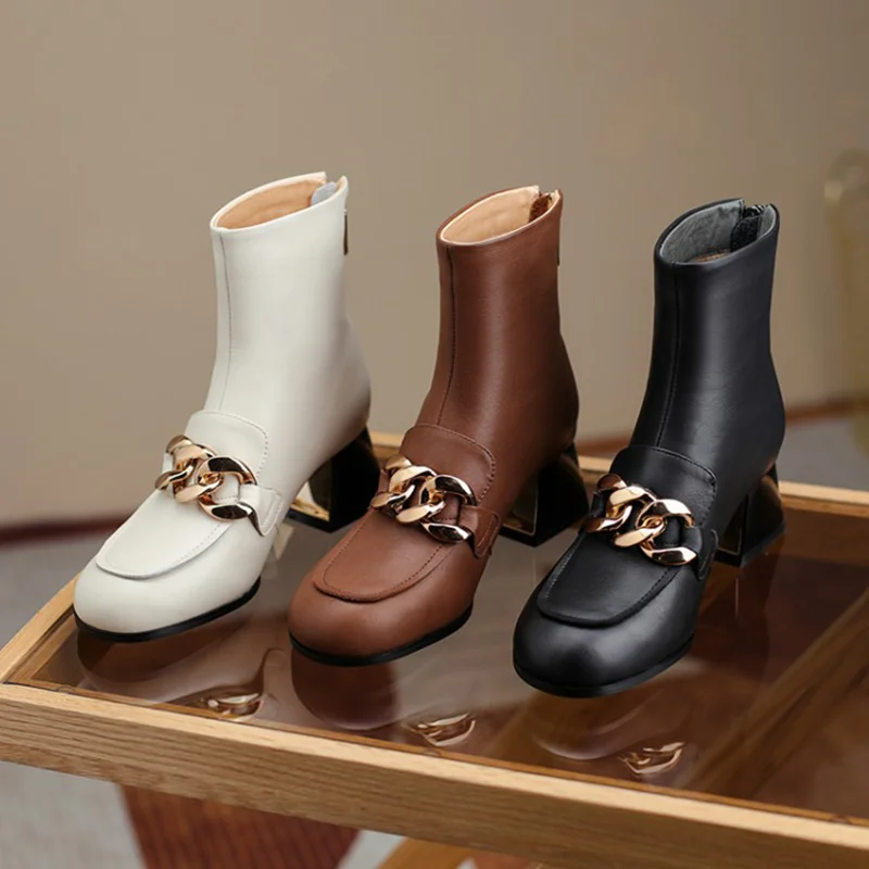 

Autumn 2021 Thick Heel European Style Retro Round Head Short Cylinder Martin Boots Winter Versatile Metal Decoration Short Boots