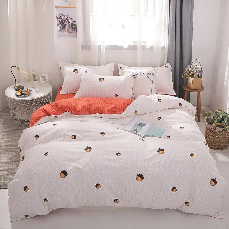 Комплект постельного белья из 57 предметов простыня и пододеяльник в простом