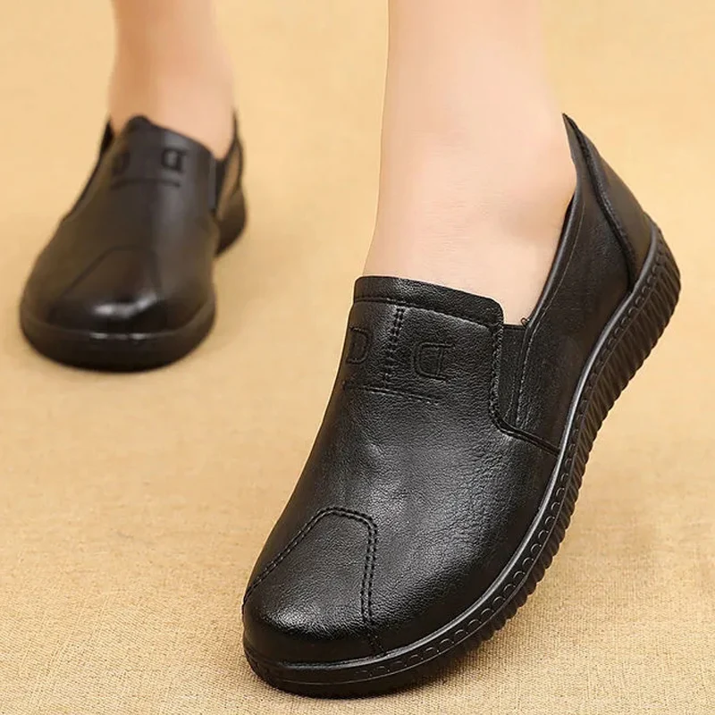 

2021 new Women's genuine Leather casual shoes Moccasins womens Loafers Ladies Sewing Round toe non-slip flat shoes woman
