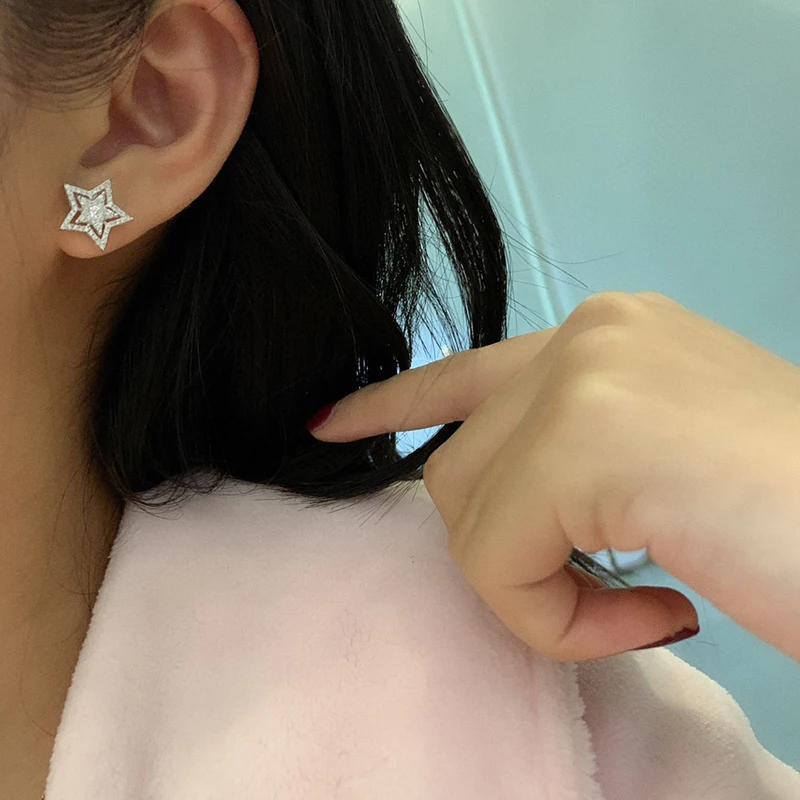 

LUOWEND Real 18K Solid White Gold Stud Earrings Female DiamondTrendy Earring Engagement Party Jewelry Five-pointed Star Design