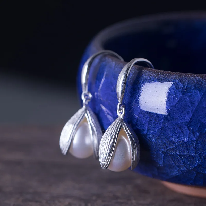 Женские жемчужные серьги подвески из серебра 925 пробы с трехлепестковым цветком