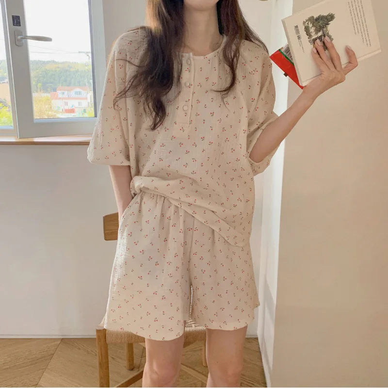 

Женская пижама с принтом вишни, корейский пижамный комплект из хлопчатобумажной пряжи, Топ с длинным рукавом и шорты с оборками, домашняя од...