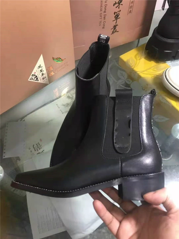

2021 new fashion heavy soled Martin boots women's English short boots women's thick heel middle heel versatile Chelsea shoes