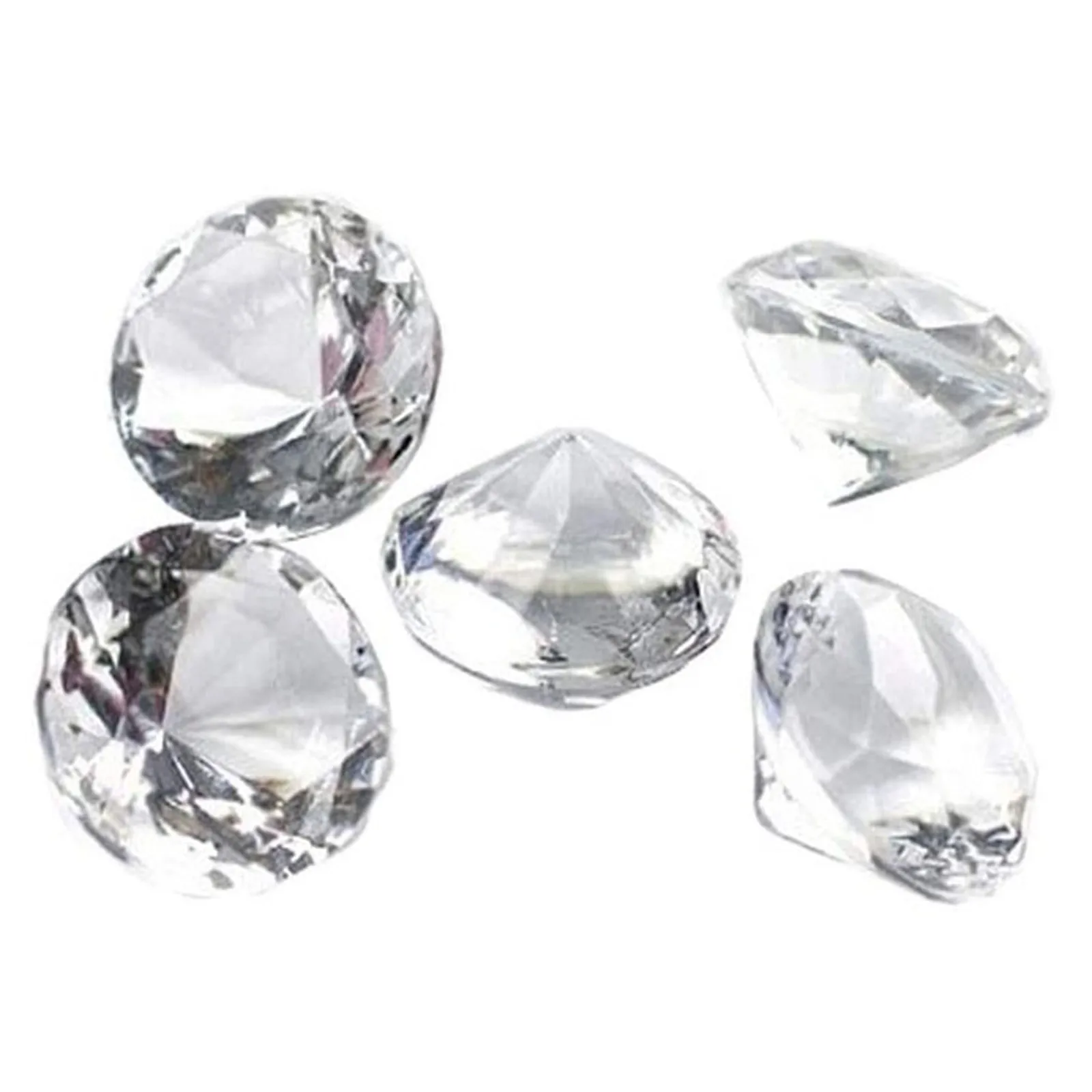 кристалл огранка алмазов. белый драгоценный камень. алмаз не проводит электрический ток. прозрачный кристалл. алмаз твердый прозрачный бесцветный.