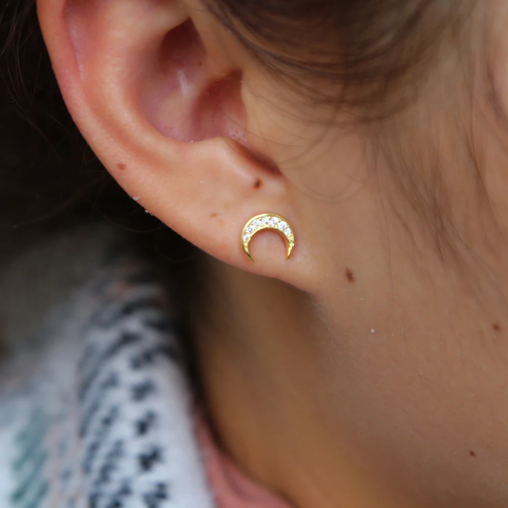 Женские серьги-гвоздики из серебра 100% пробы с фианитом | Украшения и аксессуары