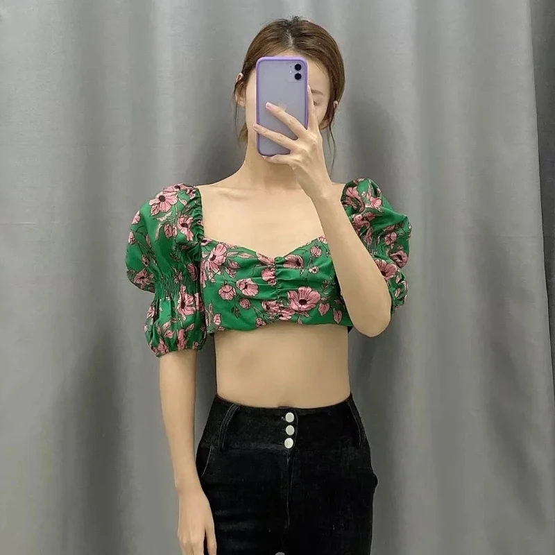 Женская эластичная короткая рубашка с квадратным вырезом и цветочным принтом