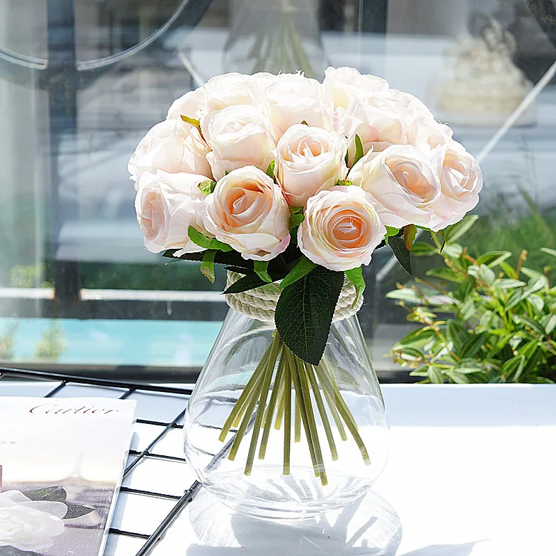 

Новый 18 головок шелковые искусственные цветы розы искусственный букет один Свадебная вечеринка украшения для невесты с цветами в руках сва...