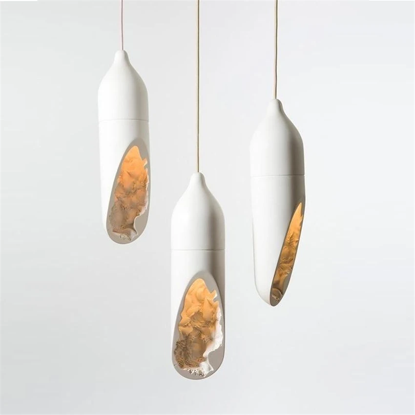 Длинные подвесные светильники в стиле пост-модерн скандинавском с резьбой из