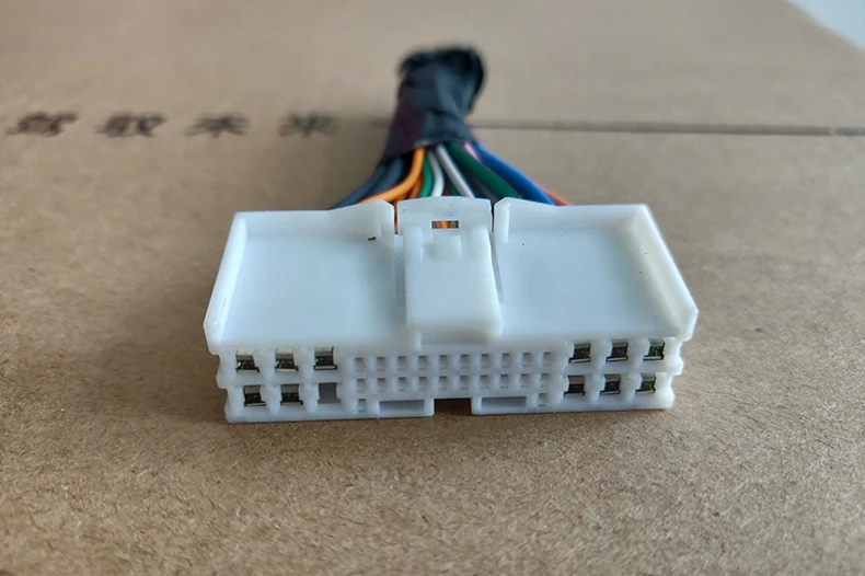 1pc for Kia K2 K3 K4 K5 sportage R fctre Maxima Amplifier Navigation CD Plug cable