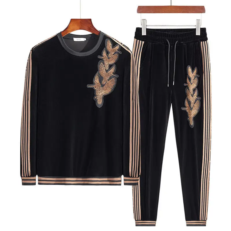 

Personalized embroidered sweater suit for men handsome new style velvet men in fall / winter 2020