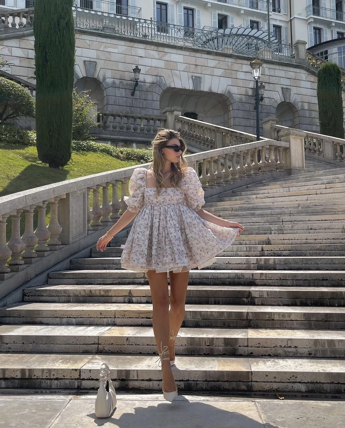 Женское шифоновое платье с пышными рукавами короткое из органзы цветочным