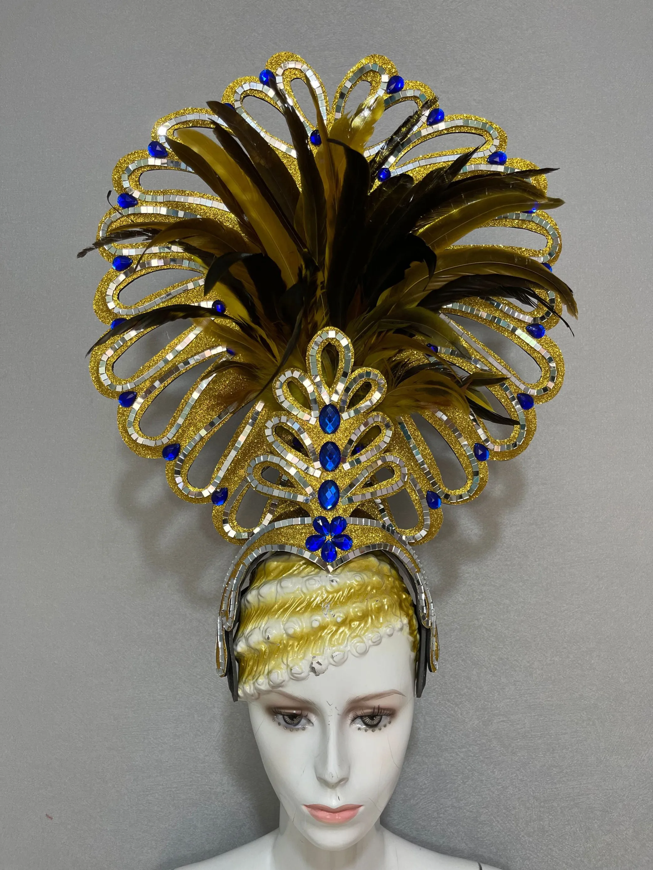 Бразилия Рио-испанский Куба-Гавана Венеция дионисией карнавальный костюм