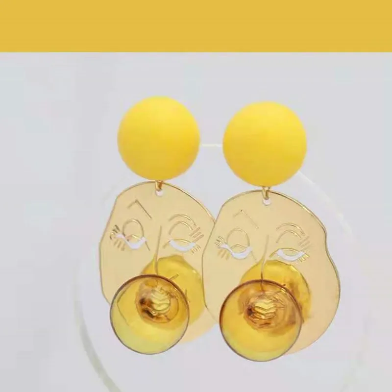 

New Japanese And Korean Fashion Style Like The Face Of Blowing Bubbles Retro Fashion Female Minority Design Earrings Earrings
