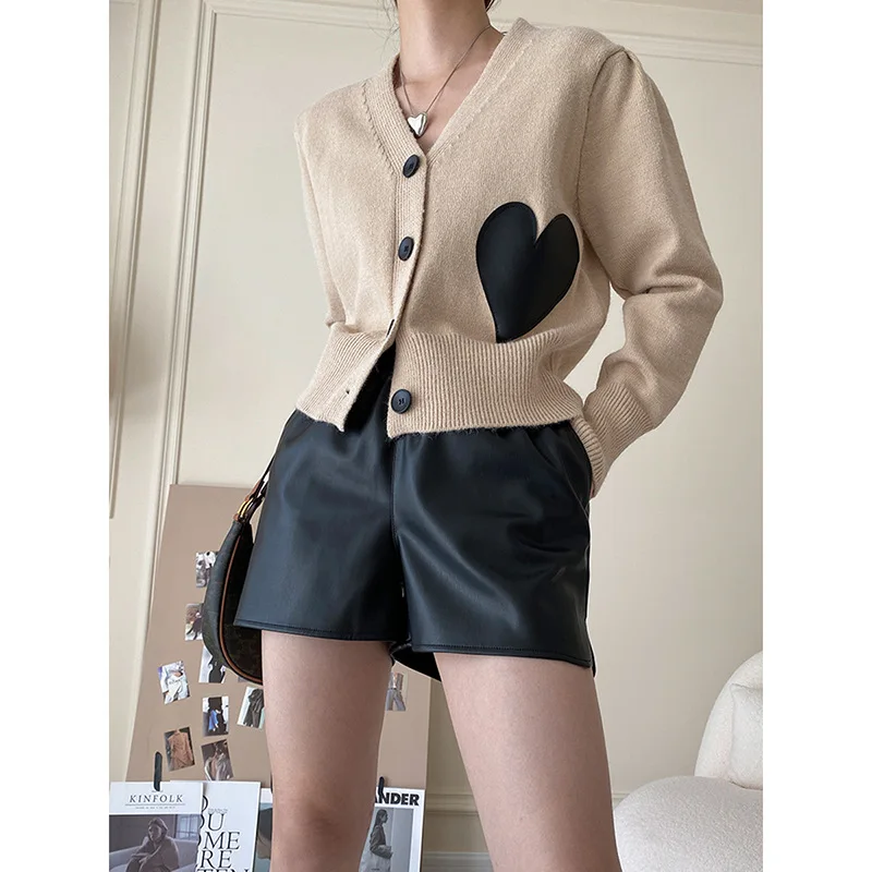 

Contrast Color Leather Tag Big Love V-neck Knitted Cardigan 2021 Autumn and Winter New Casual Short Coat