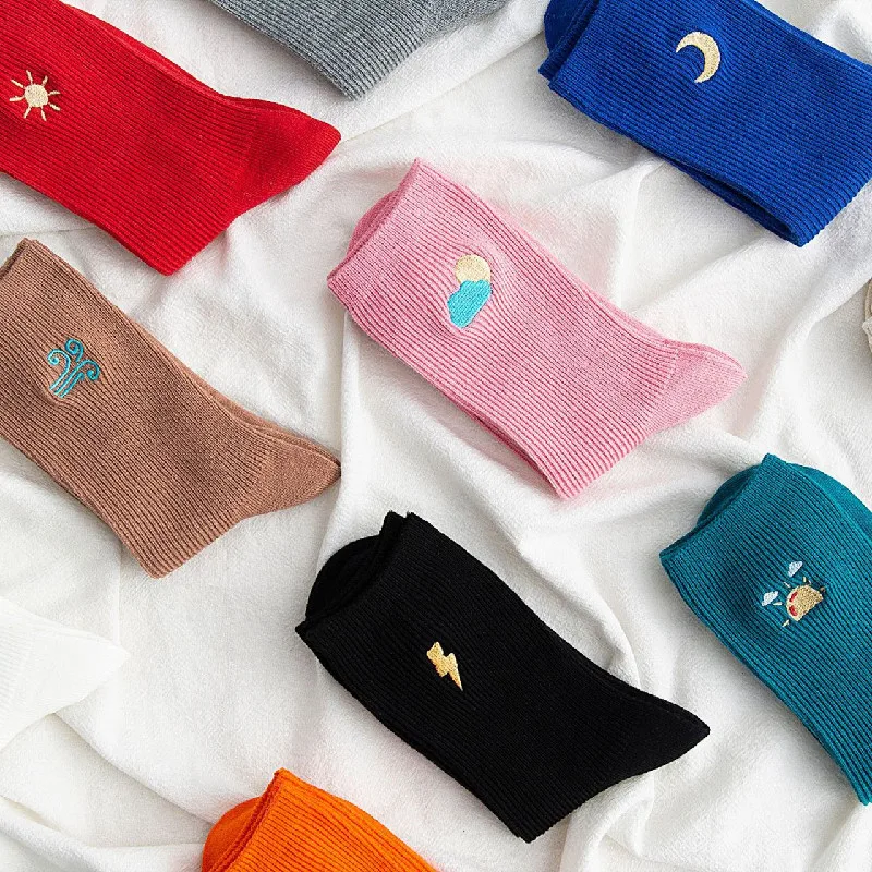 Осенне-зимние корейские трендовые женские носки с вышивкой | Женская одежда