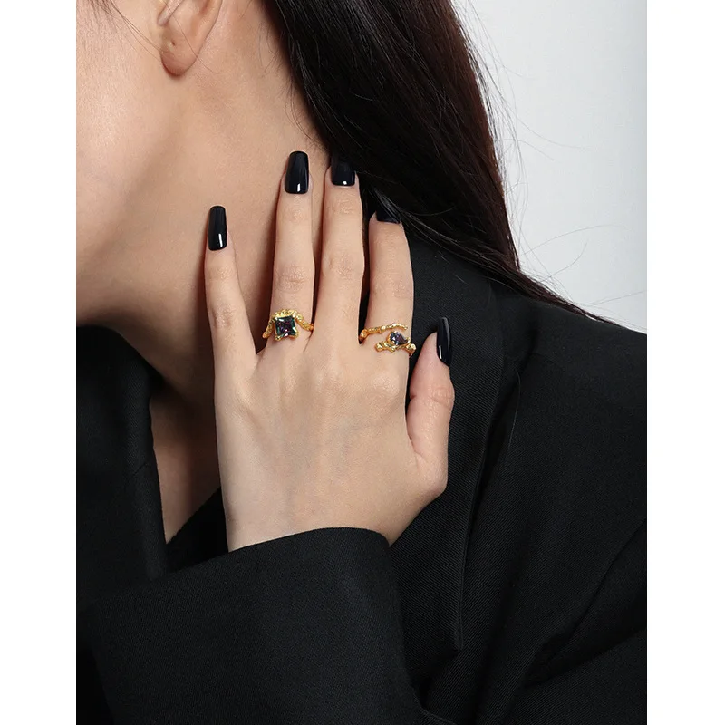 

Lady Chic White Gold Color Special Lava Texture Wrong Edge Micro-inlaid 4A Zircon Ring for Women S925 Sterling Silver Jewelry