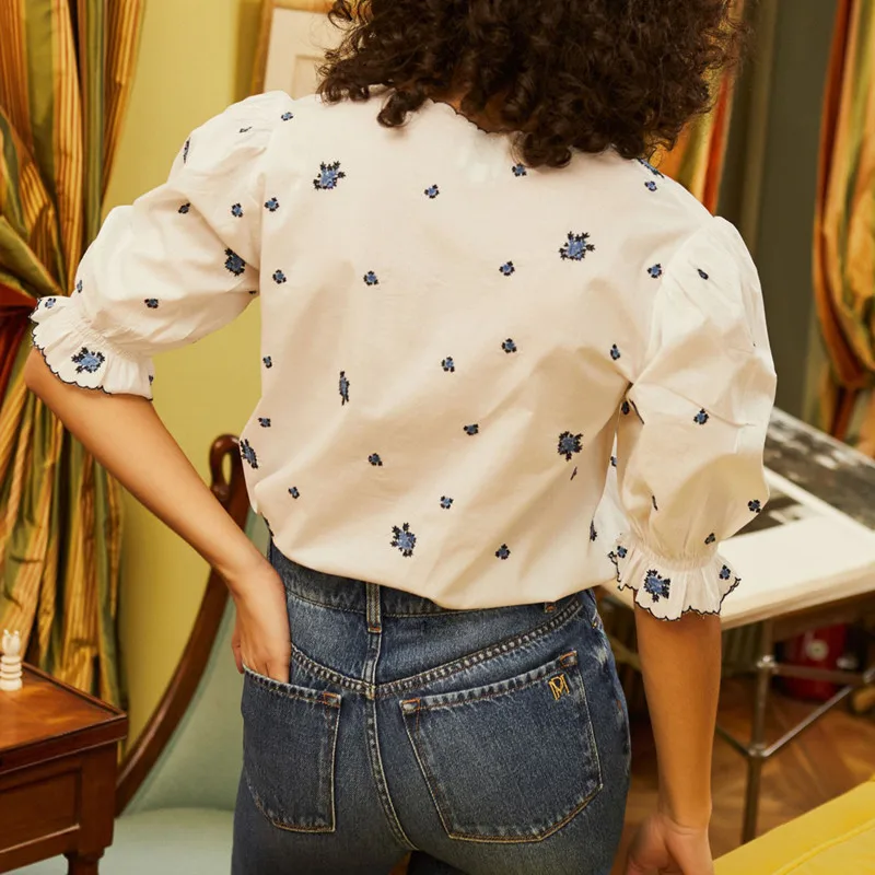 

Women Blouse and Tops Puff Sleeve Embroidery Floral Shirt with Pearl Buttons 2021 Summer Female Sweet Shirt
