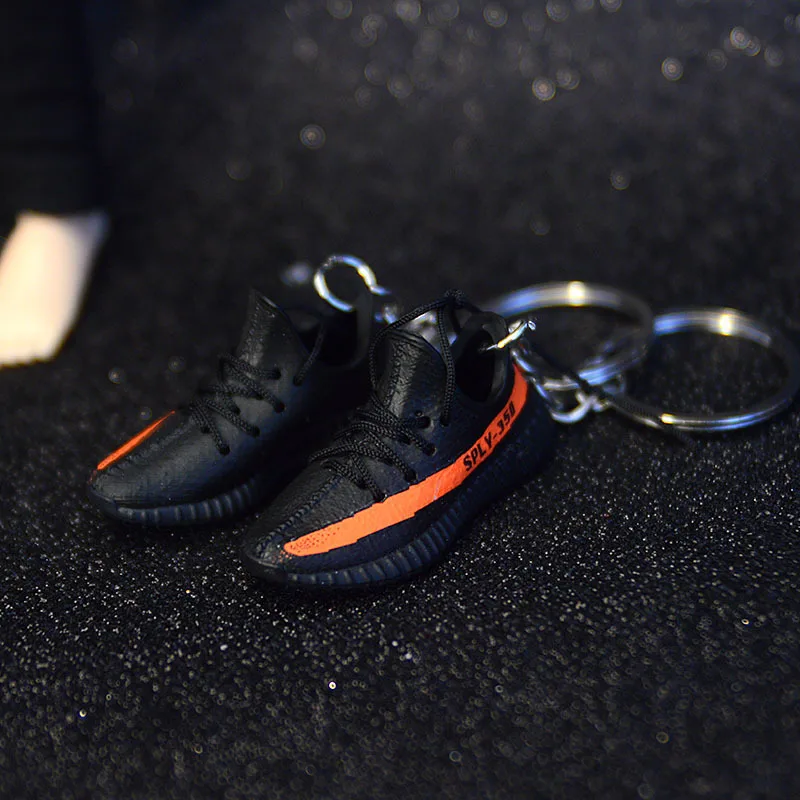 

Hot Trendy Simulation Basketball Shoes Mini Model Keychain DIY Bag Pendant Keychains Men Woman Creative Gift for Boyfriend