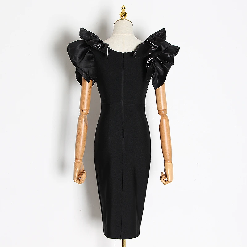 Женское облегающее платье TWOTWINSTYLE белое вечернее с v образным вырезом короткими