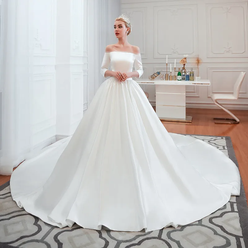 

Custom Made Bateau Satin Ball Gown Wedding Dresses Satin Lace Up Back Corset Bridal Gowns Chapel Train Garden Custom Made