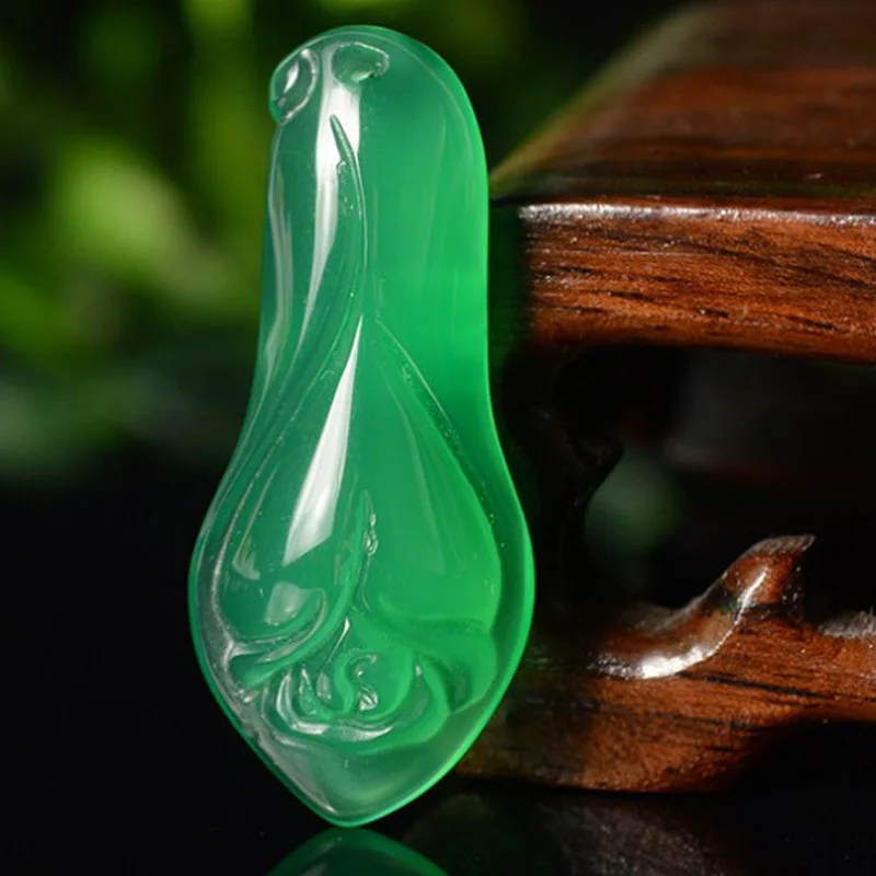 

Natural Green Chalcedony Hand-carved Magnolia Jade Pendant Fashion Boutique Jewelry Men and Women Orchid Necklace Gift