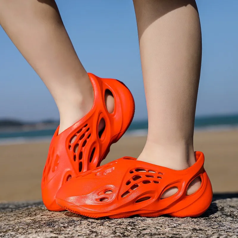 

Summer Casual Shoes Men Sandals Soft Mesh Couple Beach Slippers Foam-Runners