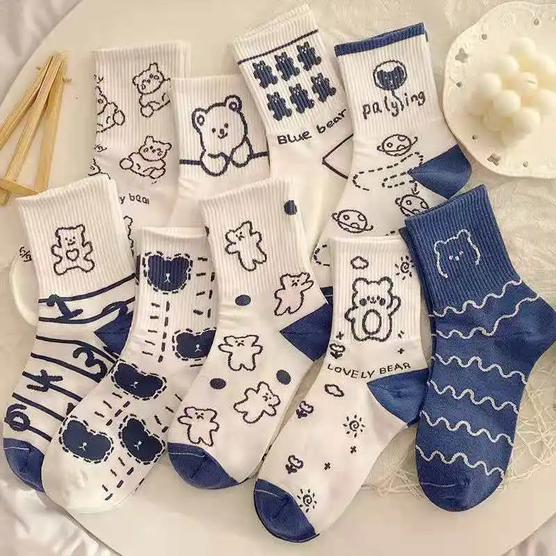Носки женские средней длины модные чулки в Корейском стиле с мультяшным медведем