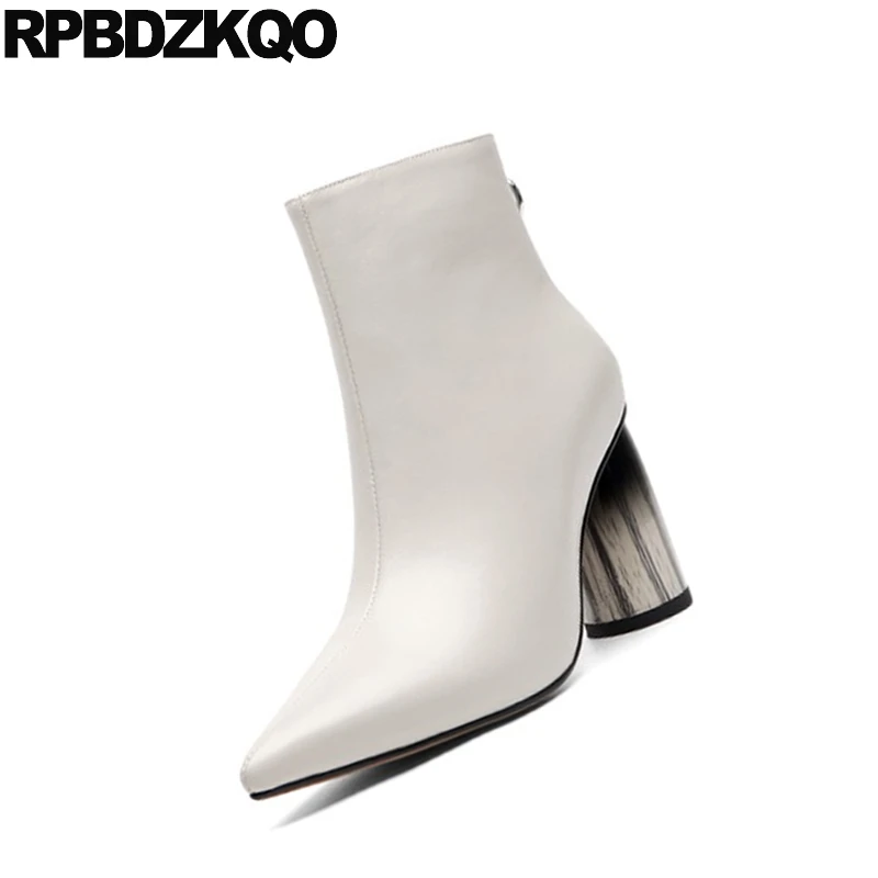 Женские ботинки с острым носком черные из натуральной кожи на высоком квадратном