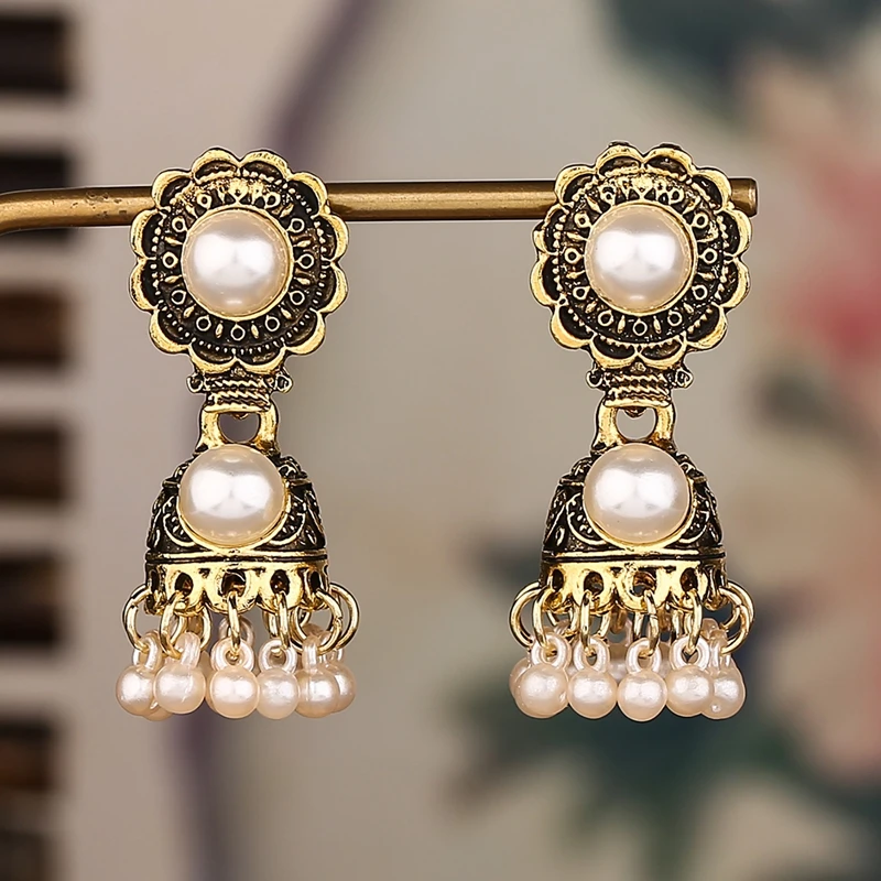 

Ethnic Indian Ear Rings For Women 2021 Vintage Alloy Pearl Tassel Dangle Earrings For Girls Wedding Bride Jewelry Jhumka Jhumki