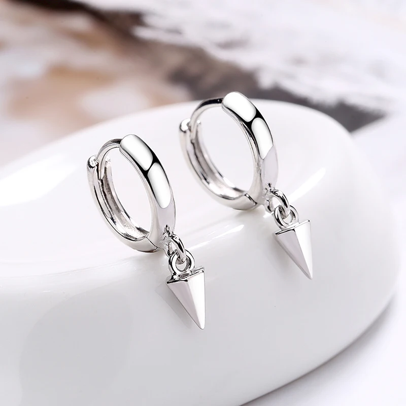 

New Fashion Simple Style Small Hoop Earrings Black/White Tiny Huggies With Cone Pendants Charming Mini Female Piercing Earrings