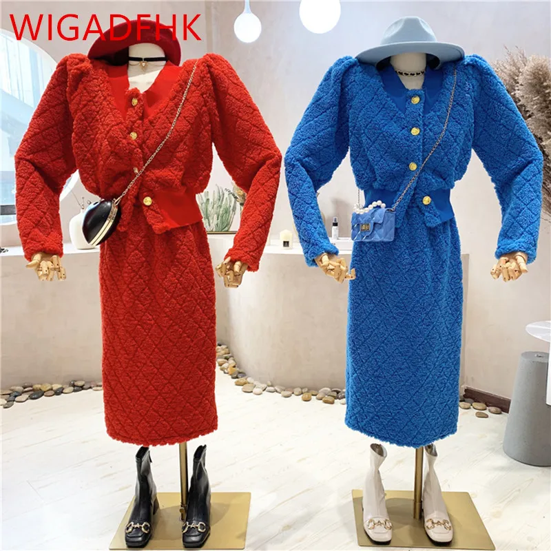 

Женский костюм из двух предметов, короткое плюшевое пальто с пышными рукавами и V-образным вырезом и ромбовидная юбка с высокой талией, Осен...