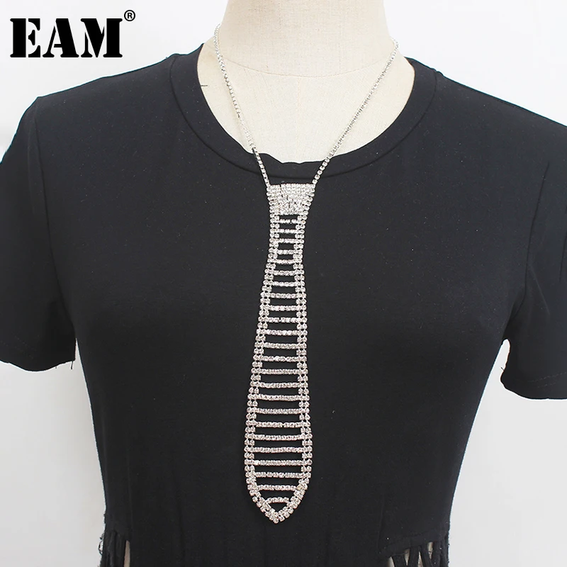 

[EAM] Women Hollow Out Rhinestone Shining Casual Necklace New Temperament Fashion Tide All-match Spring Autumn 2022 1DE3815