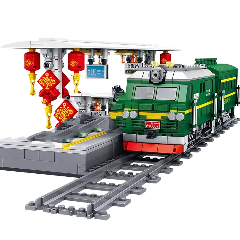

2020 City Creator Village Holiday Scene Green Leather Train Train Station Building Blocks Bricks Kids Gift boys Toys Brinquedos