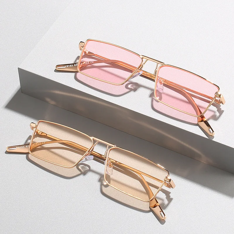 

Солнечные очки в металлической оправе UV400 для мужчин и женщин, небольшие прямоугольные аксессуары в винтажном стиле, с прозрачными линзами ...