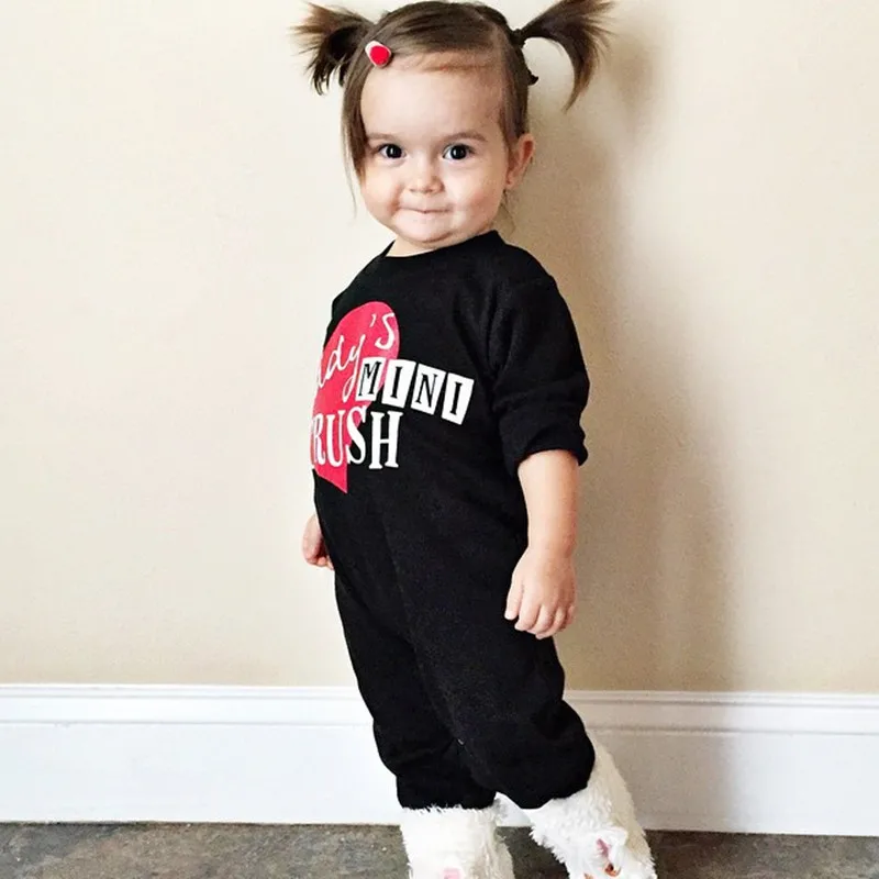 0-2 лет внешней торговли забота комбинезон черный буквы ползать костюм |