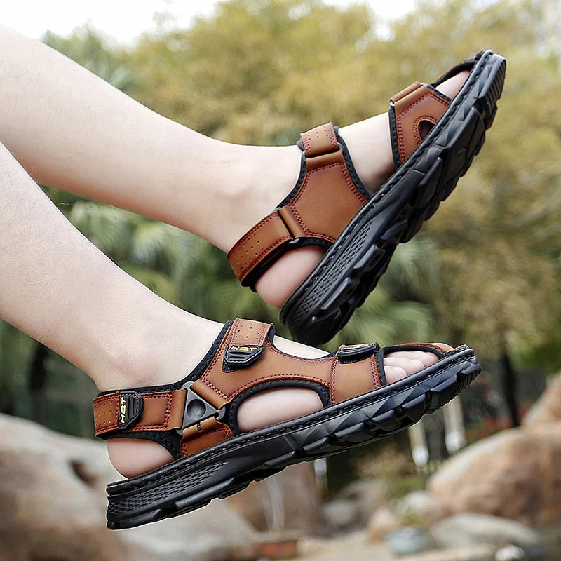 

Casual Men Slippers Summer Outdoor Sandals Hiking Shoes Trekking Beach Sandalias Slip On For Men Breathable Design Flip Flops