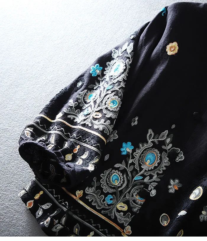 

SuperAen 2021 Original Embroidery Flower Retro Style Cotton and Linen Loose and Thin V-neck Pullover Long Sleeve Blouse