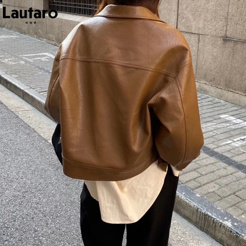Lautaro Осенние короткие коричневые толстые оверсайз куртки из искусственной кожи