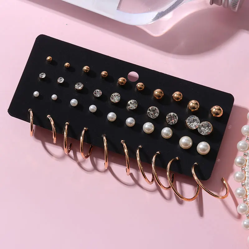 

Fashion Women Earrings Pearl Stud Earrings For Women New Bohemian 2020 Geometric Small Crystal Heart Earrings Punk Jewelry