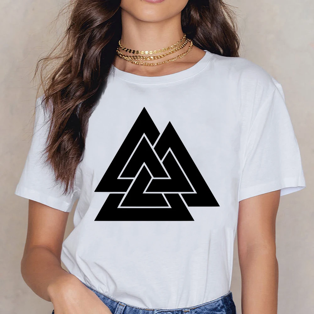 

Женская футболка с круглым вырезом и винтажным принтом