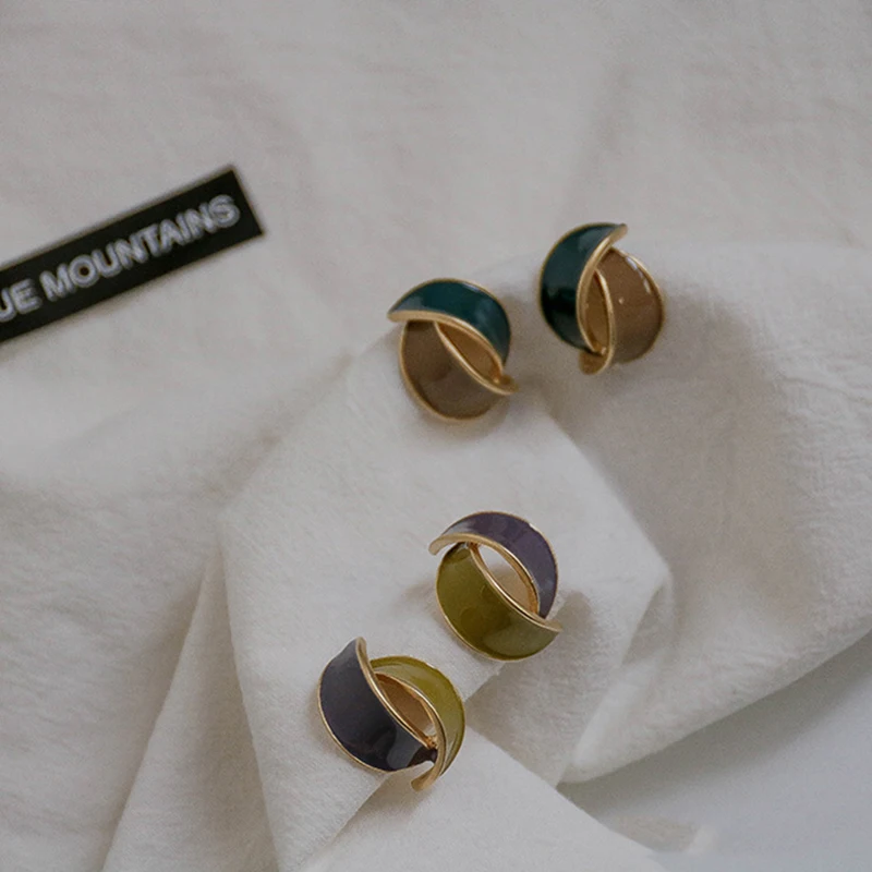 

XIYANIKE 2 Color Splice Vintage Earrings 2020 Summer Nostalgia Personality Stud Earrings For Women Holiday Gift Jewellery