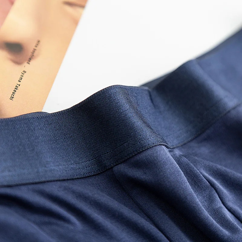 100% Natural Silk  Men's Underwear  Middle Waist Boxer Comfortable Breathable Men's Underwear 21-862