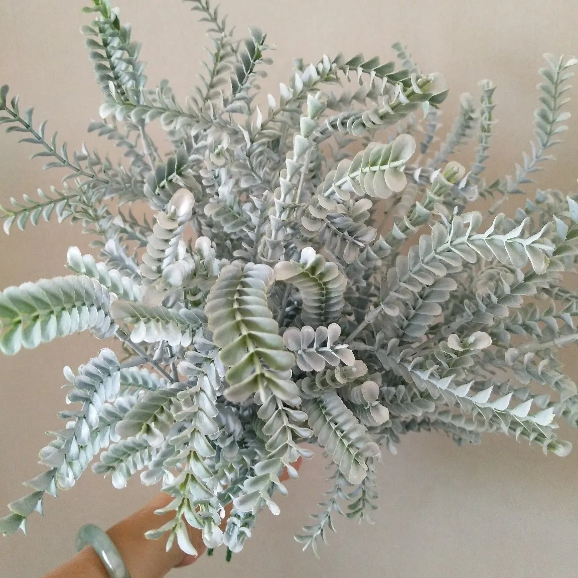 

Artificial Phoenix Tail Fern Leaf Bunch Fake Ferns Plant Greenery for Home Table Decorative Grass